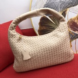 Популярная во всем мире модель Bottega Veneta Marie была представлена в блоге и 