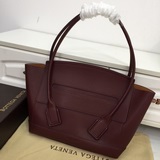 Bottega Veneta Большие уши Arco BV Самый классический элемент, отражающий уникал