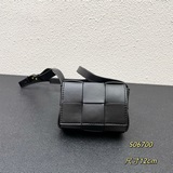 B-House Новая квадратная сумка Mini cassette Bag. Этот очаровательный аксессуар 