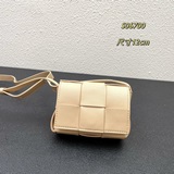 B-House Новая квадратная сумка Mini cassette Bag. Этот очаровательный аксессуар 