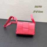 B-House Новая квадратная сумка Mini cassette Bag. Этот очаровательный аксессуар 