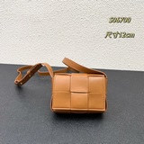 B-House Новая квадратная сумка Mini cassette Bag. Этот милый аксессуар получил в