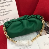 Большой без бретелей Bottega Veneta The Chain Ouch. Недавно действительно.