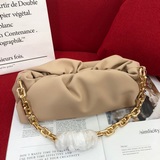 Большой без бретелей Bottega Veneta The Chain Ouch. Недавно действительно.