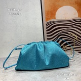 Bottega Veneta Большая сумка Cloud Самая популярная сумка Cloud 2023 года.