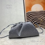 Bottega Veneta Большая сумка Cloud Самая популярная сумка Cloud 2023 года.