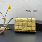 bottega vene** Подушка-сумка Новый дизайн от известного дизайнера Дабиэля Ли.