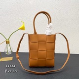 casset mini tote Плетеная сумка прямоугольной формы с классическими элементами п