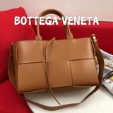 Популярная во всем мире модель Bottega Veneta Marie была представлена в блоге и 