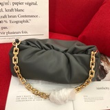 Большой без бретелей Bottega Veneta The Chain Ouch. Недавно действительно.