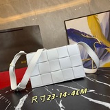 Высокое качество оригинальной кожи Новая модель сумки-кассеты от бренда b с клас