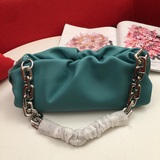 Большой без бретелей Bottega Veneta The Chain Ouch. Недавно действительно.