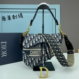 (в комплекте с коробкой) 【Dior saddle】 Большой размер： 25,5 x 20 x 6.