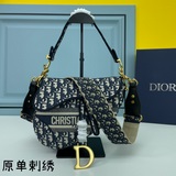 (в комплекте с коробкой) 【Dior saddle】 Большой размер： 25,5 x 20 x 6.