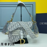 (в комплекте с коробкой) 【Dior saddle】 Большой размер： 25,5 x 20 x 6.