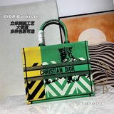 Сумка TOTE. Сумка Book Tote была создана Марией Калланис (Maria.