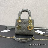 С лентой и пятиконечной звездой, серия Mini lady classic из лакированной кожи, э