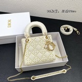 В комплекте с футляром. С заклепками. Сумка Lady Dior с тремя отделениями, модел