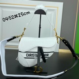 Сумка Dior Oblique Saddle Bag (полностью из кожи с синим плечевым ремнем) в бело
