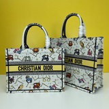 【Di0r Book Tote】 Большинство людей, приобретая товары роскошных брендов, в перву