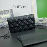 Комплект Diorcaropouch – новая популярная модель сумки с цепочкой, изящная и ком