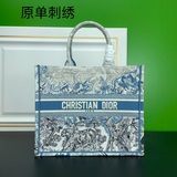 【Di0r Book Tote】 Большинство людей, приобретая товары роскошных брендов, в перву
