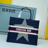 【Di0r Book Tote】 Большинство людей, приобретая товары роскошных брендов, в перву