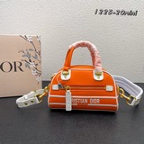 DIOR Новая коллекция этого сезона сочетает в себе классический спортивный стиль 