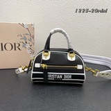 DIOR Новая коллекция этого сезона сочетает в себе классический спортивный стиль 