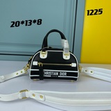 DIOR Новая коллекция этого сезона сочетает в себе классический спортивный стиль 