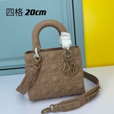 【Lady Dior, средний размер, 20 см】 В комплекте с шелковым шарфом. Размеры： 20 x 