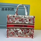 【Di0r Book Tote】 Большинство людей, приобретая товары роскошных брендов, в перву