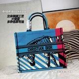 Сумка TOTE. Сумка Book Tote была создана Марией Кагглсдейл (Maria.