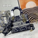 В комплекте с коробкой! Светло-золотой [Серия вышивок Lady D] M8002 Новейшая сер