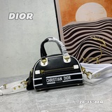 DIOR Новая коллекция этого сезона сочетает в себе классический спортивный стиль 