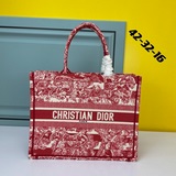 【Di0r Book Tote】 Большинство людей, приобретая товары роскошных брендов, в перву