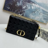 Сумка D1OR 2023 CARO BAG с коробкой — это действительно незаменимый аксессуар! О