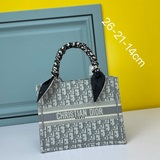С шарфом, небольшая вышивка, Dior, новейшая модель ранней весны, сумка для покуп