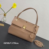 Новейшая сумка Dior21 из натуральной кожи с комплектом металлической фурнитуры. 
