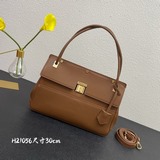 Новейшая сумка Dior21 из натуральной кожи с комплектом металлической фурнитуры. 
