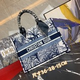 В комплекте с шарфом, шелкография, Dior, новейшая весенняя коллекция, сумка для 