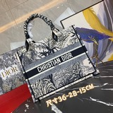 В комплекте с шарфом, шелковым принтом, Dior, новейшая весенняя коллекция, сумка