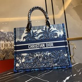 【В комплекте с шарфом】  Новый материал Dior, новейшая модель ранней весны, сумка