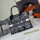 В комплекте с шарфом, шелкография, Dior, новейшая весенняя коллекция, сумка для 