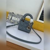 Новая модель сумочки Supermini Lady отражает глубокое понимание D в области изыс