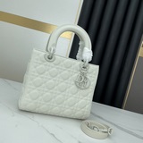 【Di0r Ultra-matte ABC серия】 20 см [в комплекте с 6 значками с логотипом].