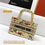Подарочный шарф (шарф подбирается случайным образом) 【Di0r Book Tote】 Большинств