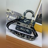 Светло-золотой 【Серия вышивок Lady D】 Новейшая серия M8002, вдохновленная природ