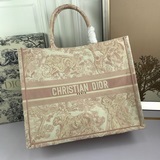 【Di0r Book Tote】 Большинство людей, приобретая товары роскошных брендов, в перву