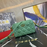 Высокое качество оригинальной кожи. Новая летняя сумка для фотоаппарата от Dior!